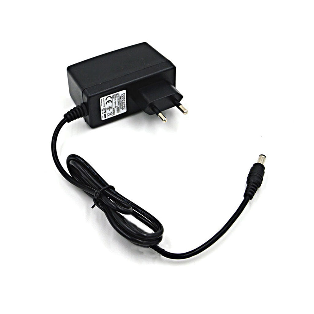 Benötigt wird ein Netzteil mit 12 V, 2 A, 24 W und einem 5,5 x 2,5 mm Stecker.