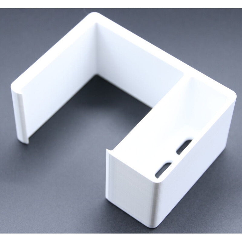 Supporto per powerbank Astroprints per Seestar S30: il vano con le aperture per i cavi
