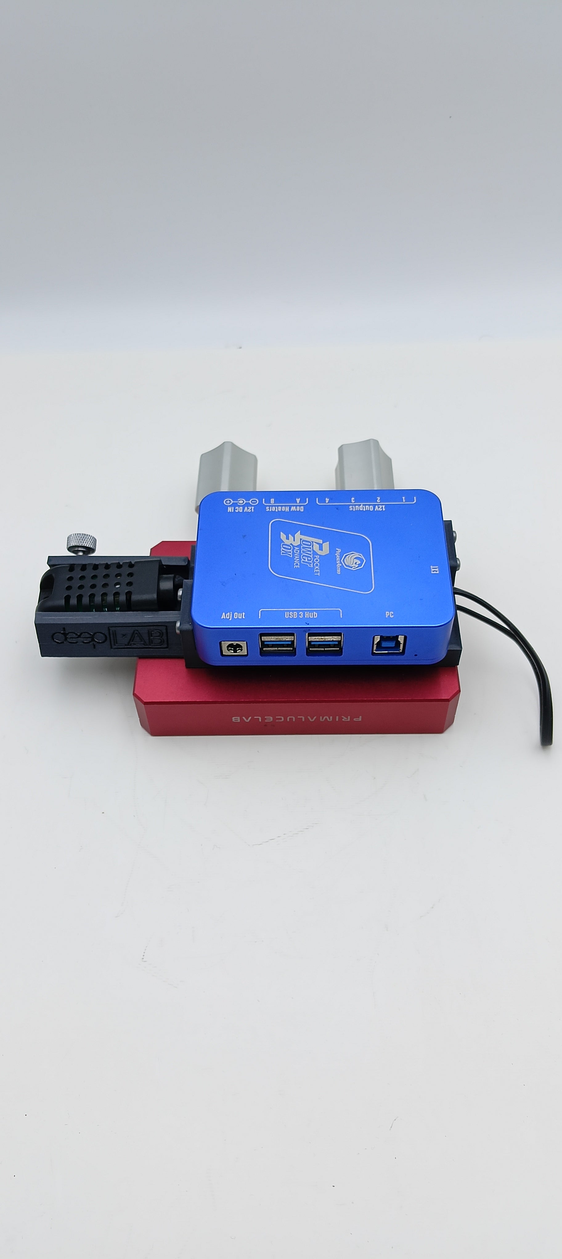 Pegasus Astro Pocket Powerbox Advanced usato con morsetto PrimaLuceLab Losmandy Vixen